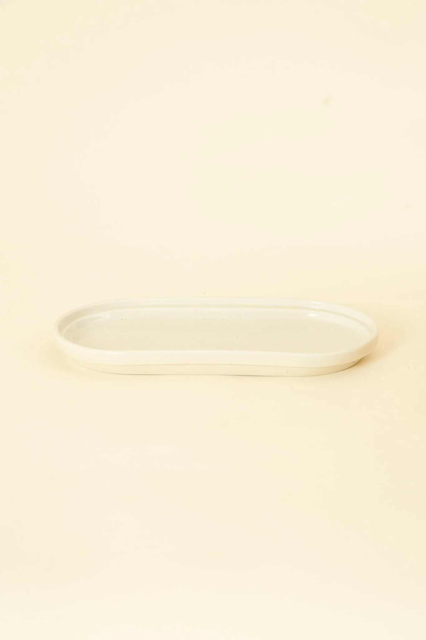 CHIPS Inc. Smith Stacking Oval Plate - Vanilla - Image 3