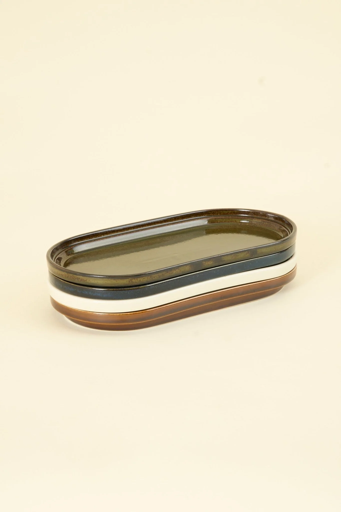 CHIPS Inc. Smith Stacking Oval Plate - Vanilla - Image 6