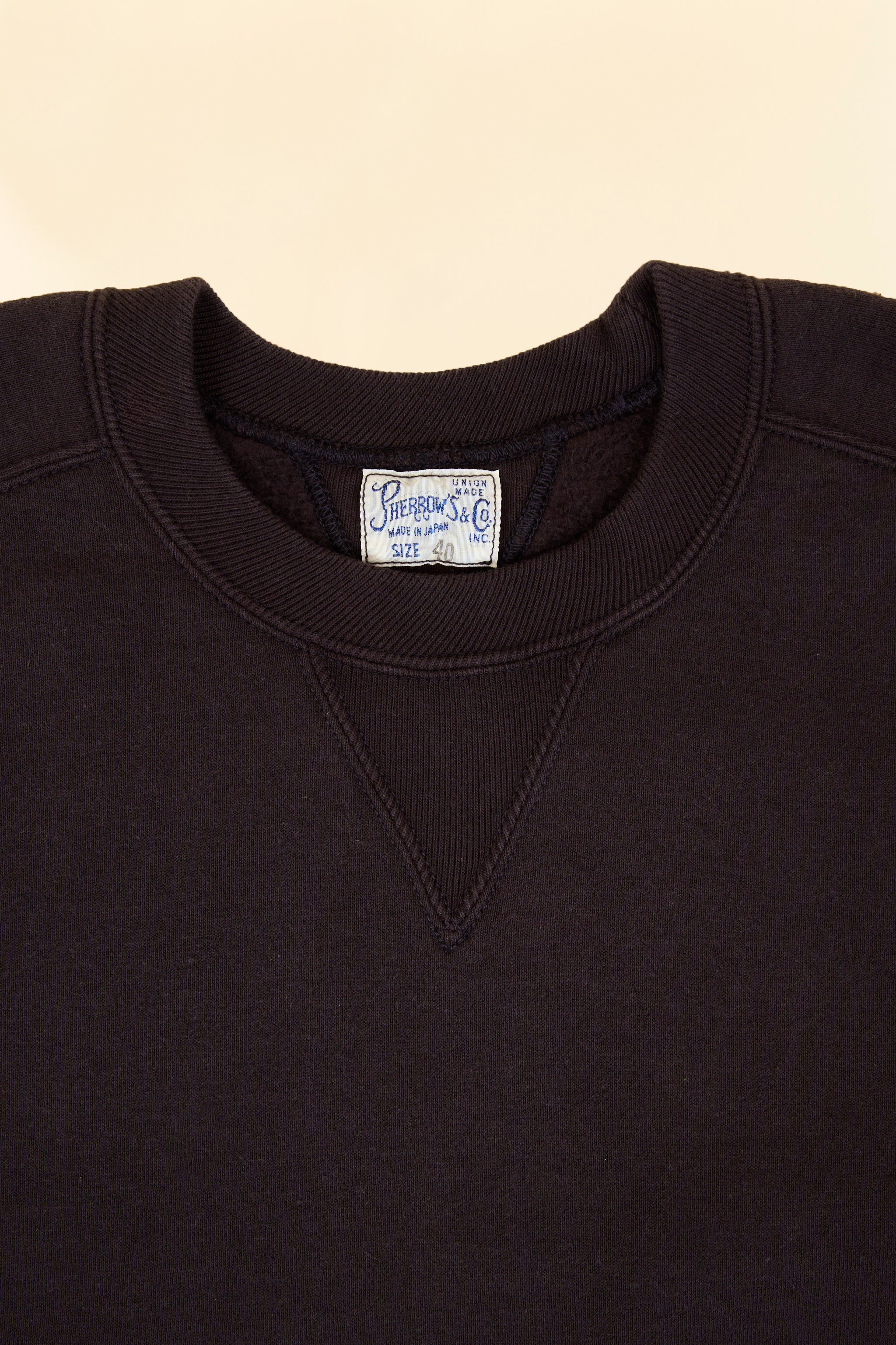 Pherrow’s Loopwheel Raglan Sweatshirt - Sulphar Black - Image 3