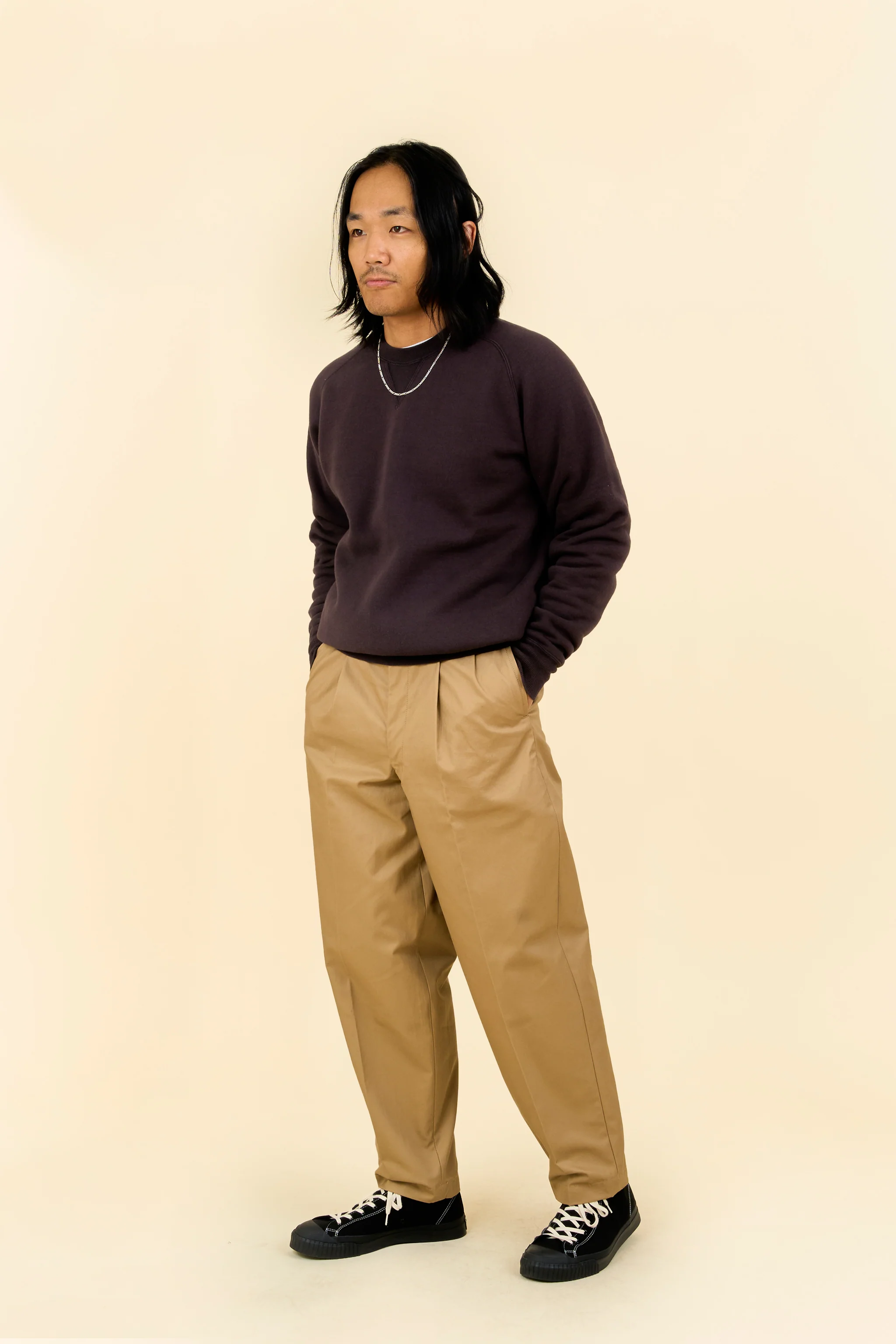 Pherrow’s Loopwheel Raglan Sweatshirt - Sulphar Black - Image 4