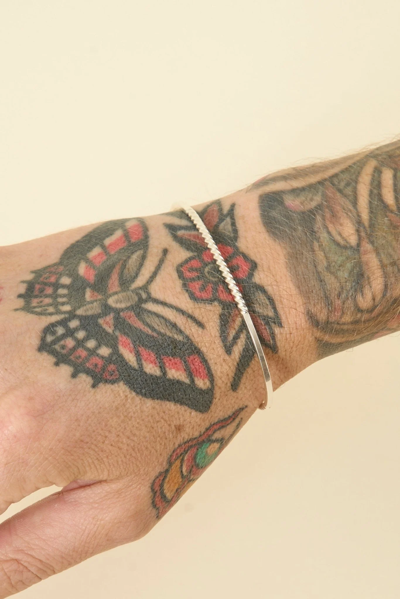 SunKu Twist Bangle - Silver - Image 3